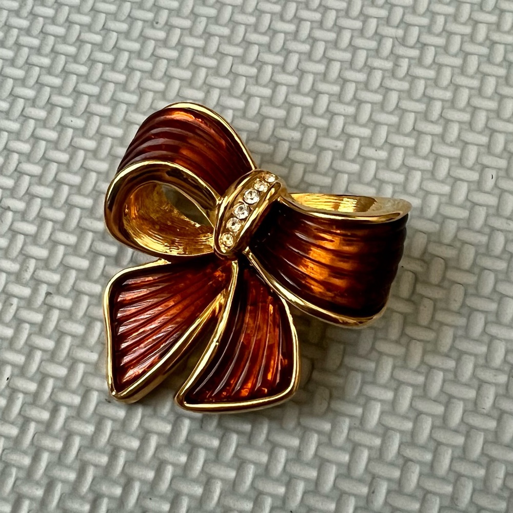 Vintage JOAN RIVERS Gold Rust Rhinestones Ribbon Bow Brooch Classic Collection